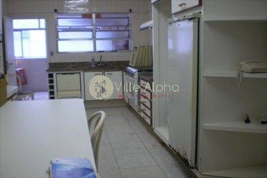 Apartamento à venda com 3 quartos, 240m² - Foto 5