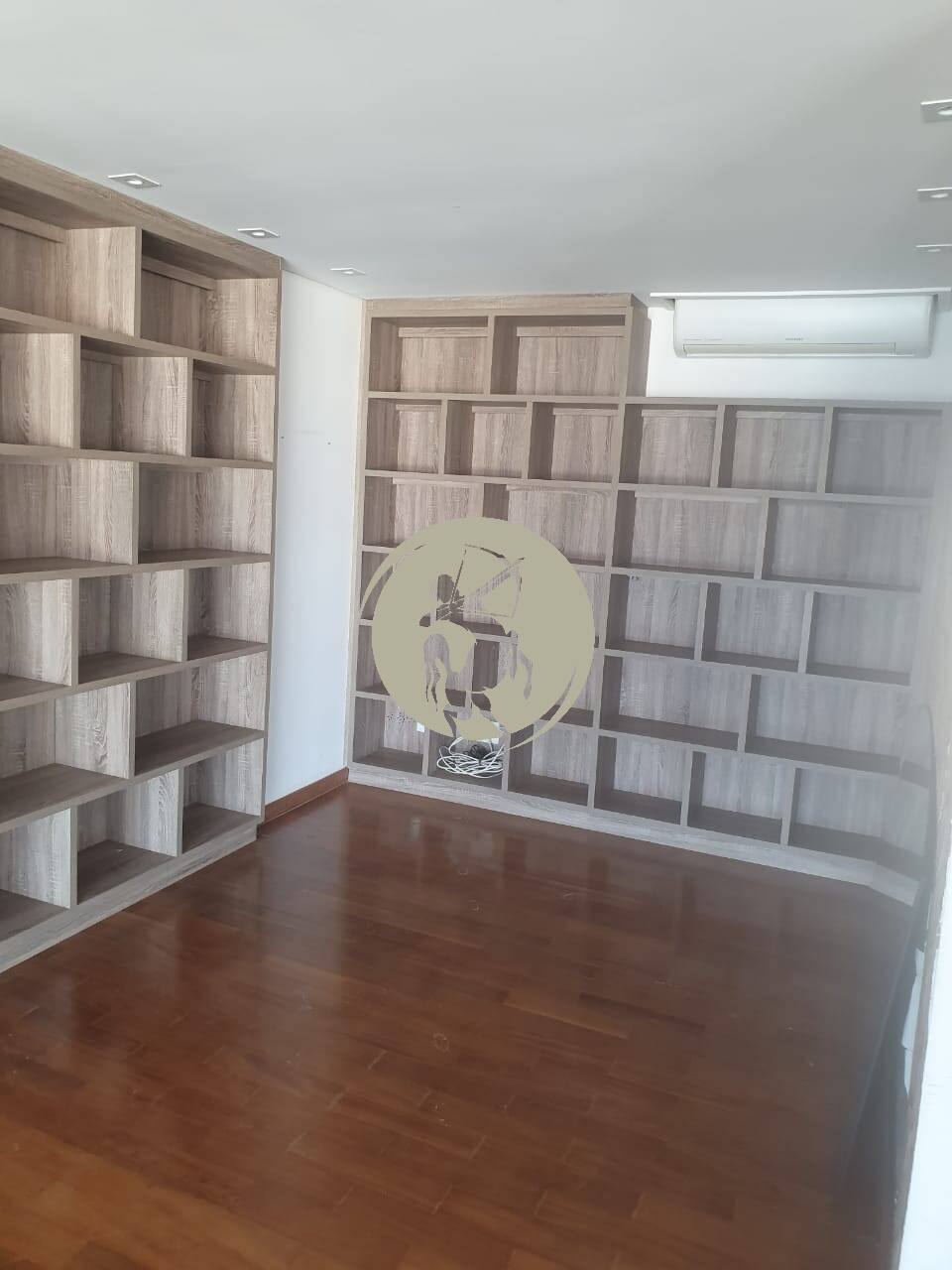 Apartamento à venda e aluguel com 3 quartos, 190m² - Foto 4