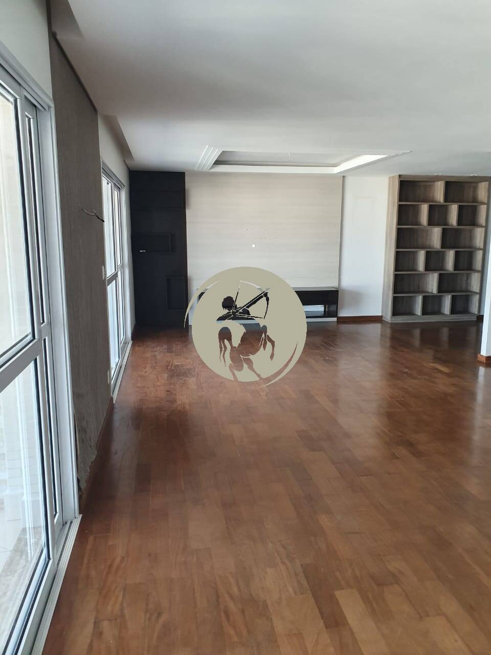 Apartamento à venda e aluguel com 3 quartos, 190m² - Foto 3