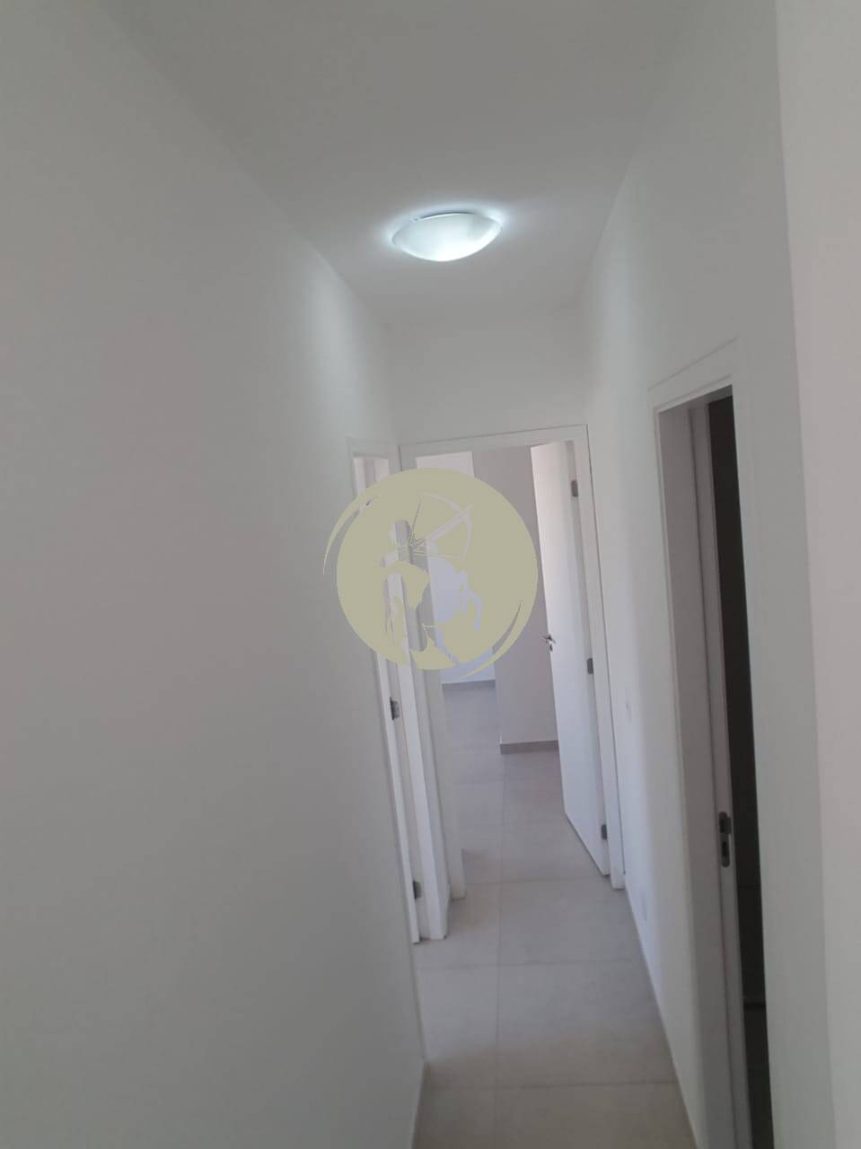 Apartamento à venda com 2 quartos, 60m² - Foto 2