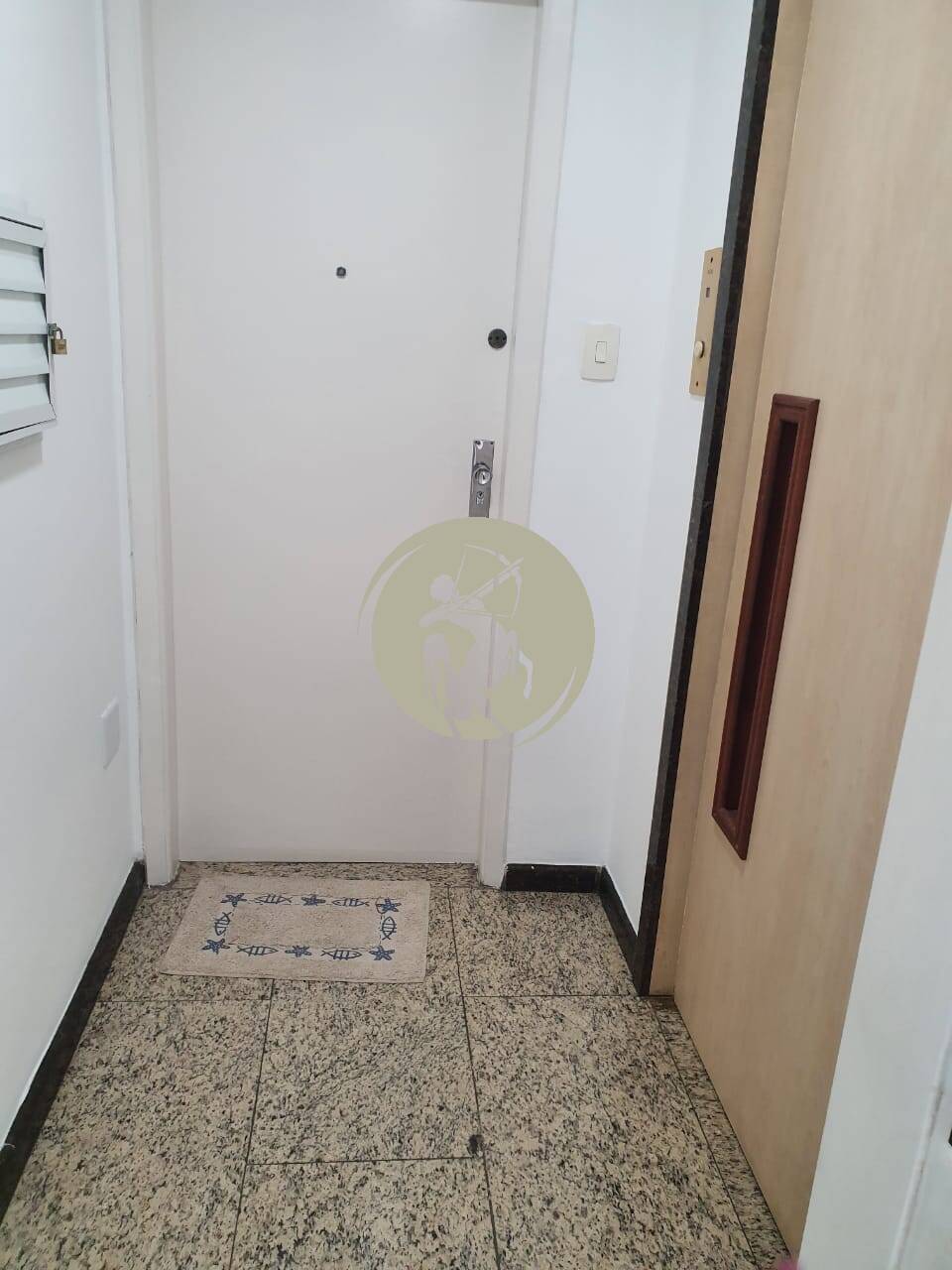 Apartamento à venda com 2 quartos, 110m² - Foto 2