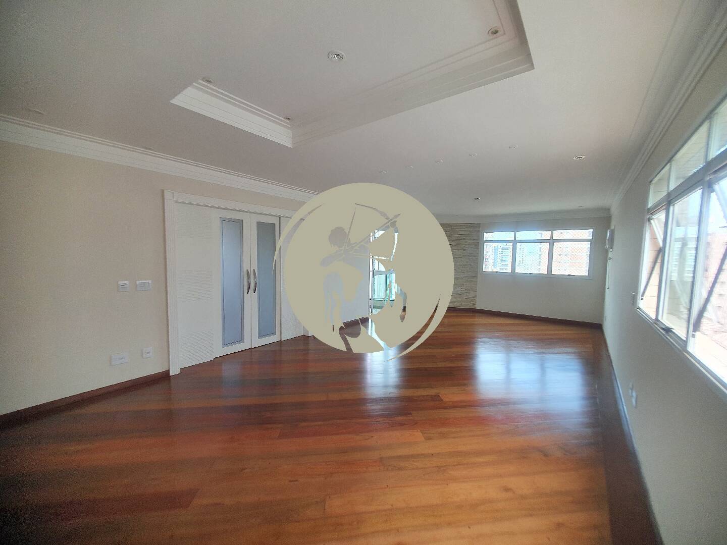 Apartamento à venda com 4 quartos, 190m² - Foto 4