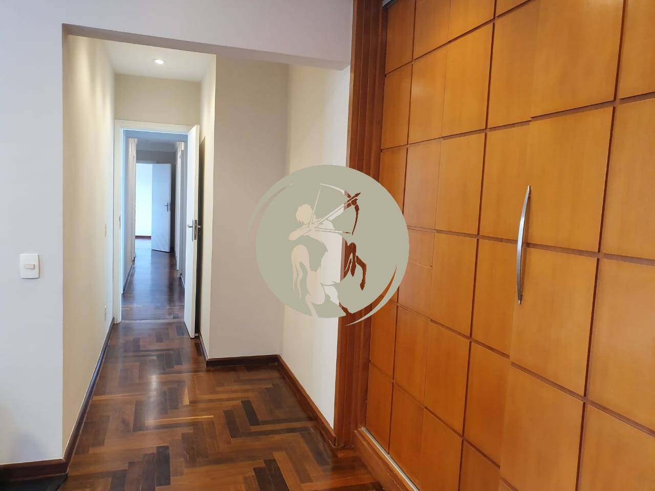 Apartamento à venda com 4 quartos, 190m² - Foto 27