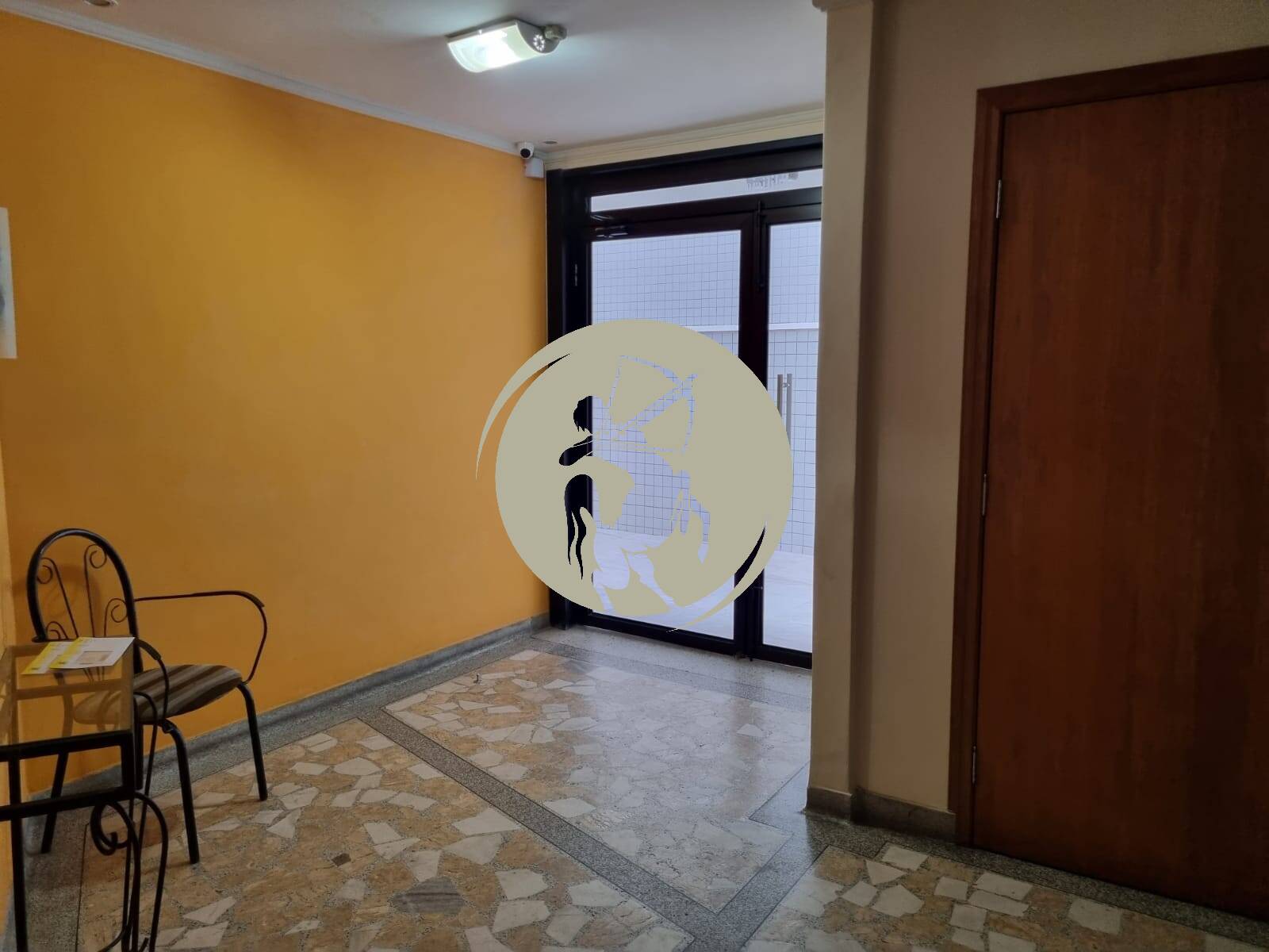 Apartamento à venda com 2 quartos, 70m² - Foto 3