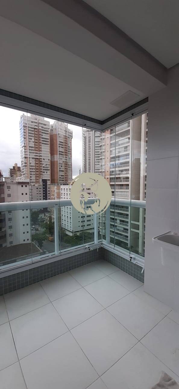 Apartamento à venda com 3 quartos, 15m² - Foto 3