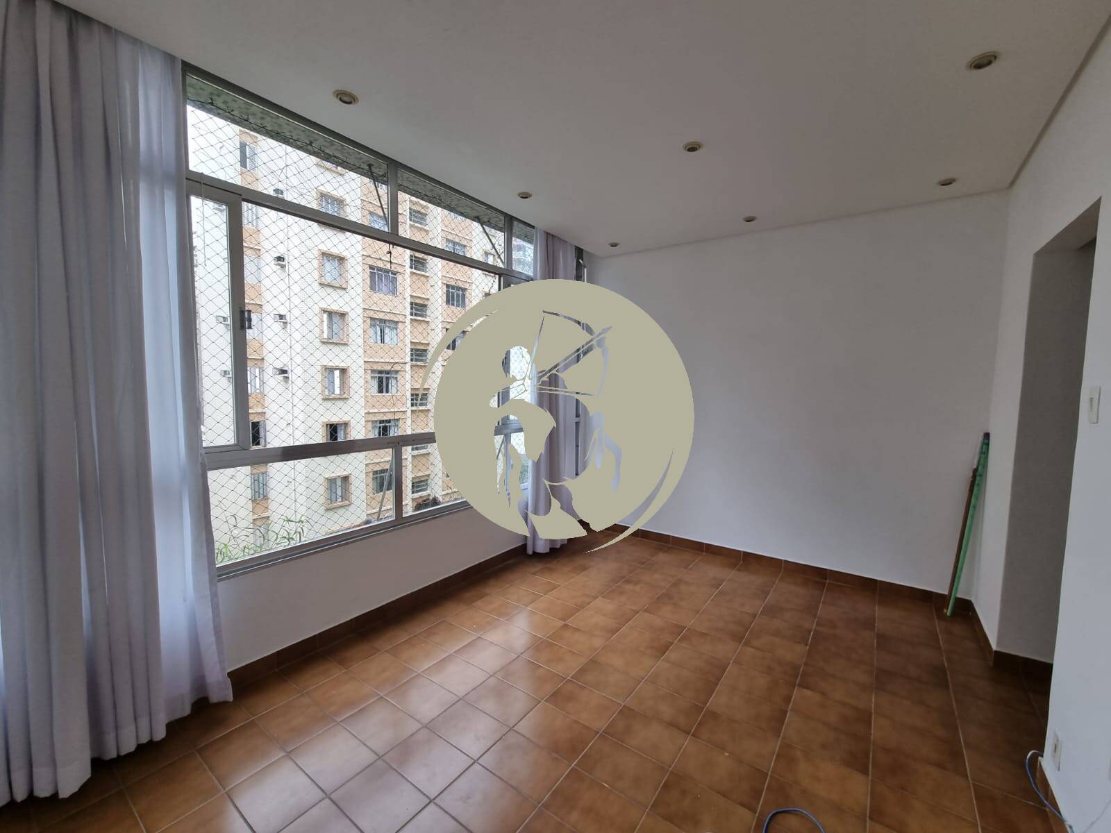 Apartamento à venda com 1 quarto, 60m² - Foto 2