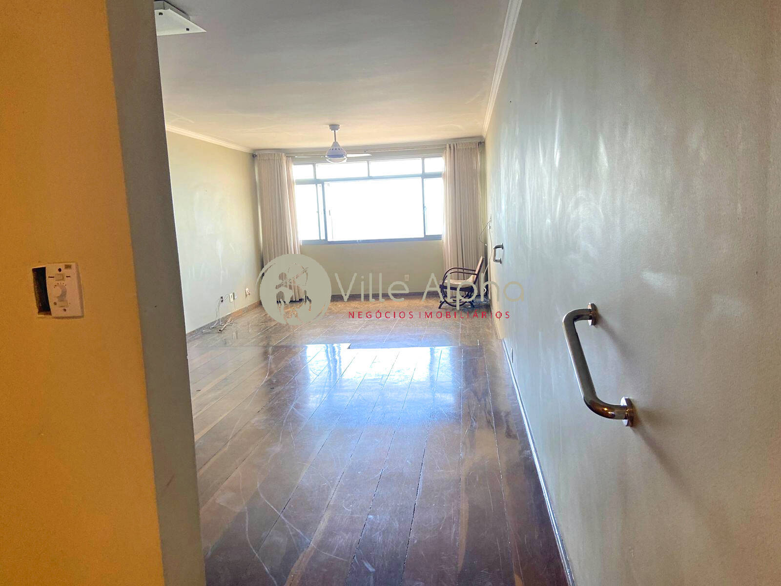 Apartamento à venda com 3 quartos, 200m² - Foto 9