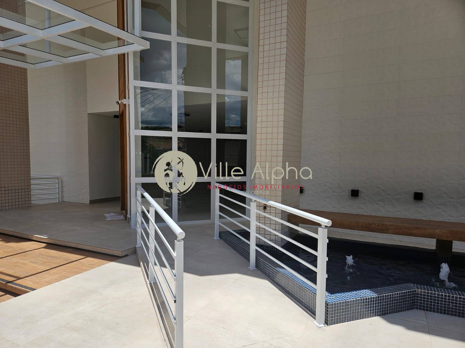 Apartamento à venda com 3 quartos, 150m² - Foto 1