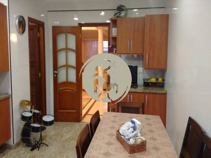 Apartamento à venda com 4 quartos, 220m² - Foto 7