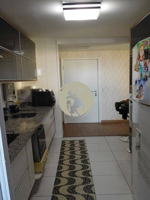 Apartamento à venda com 3 quartos, 80m² - Foto 17