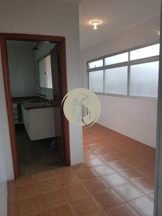 Apartamento à venda com 4 quartos, 190m² - Foto 15