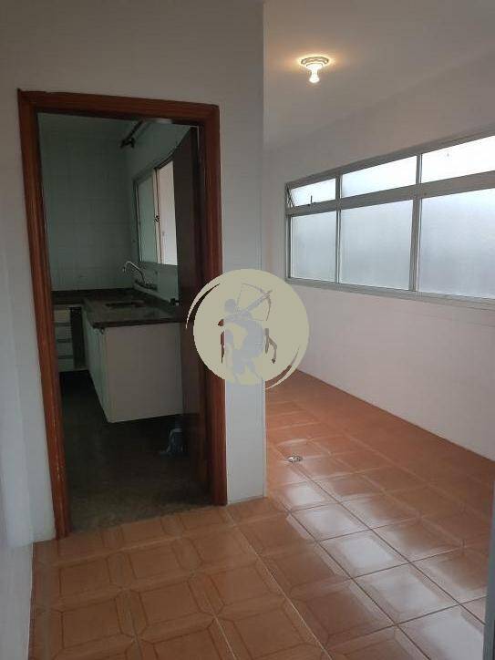 Apartamento à venda com 4 quartos, 190m² - Foto 18