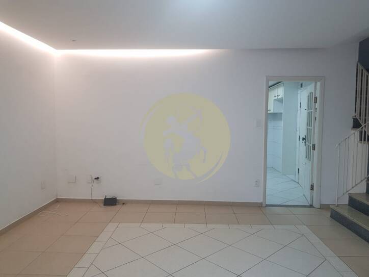 Casa à venda com 3 quartos, 160m² - Foto 2